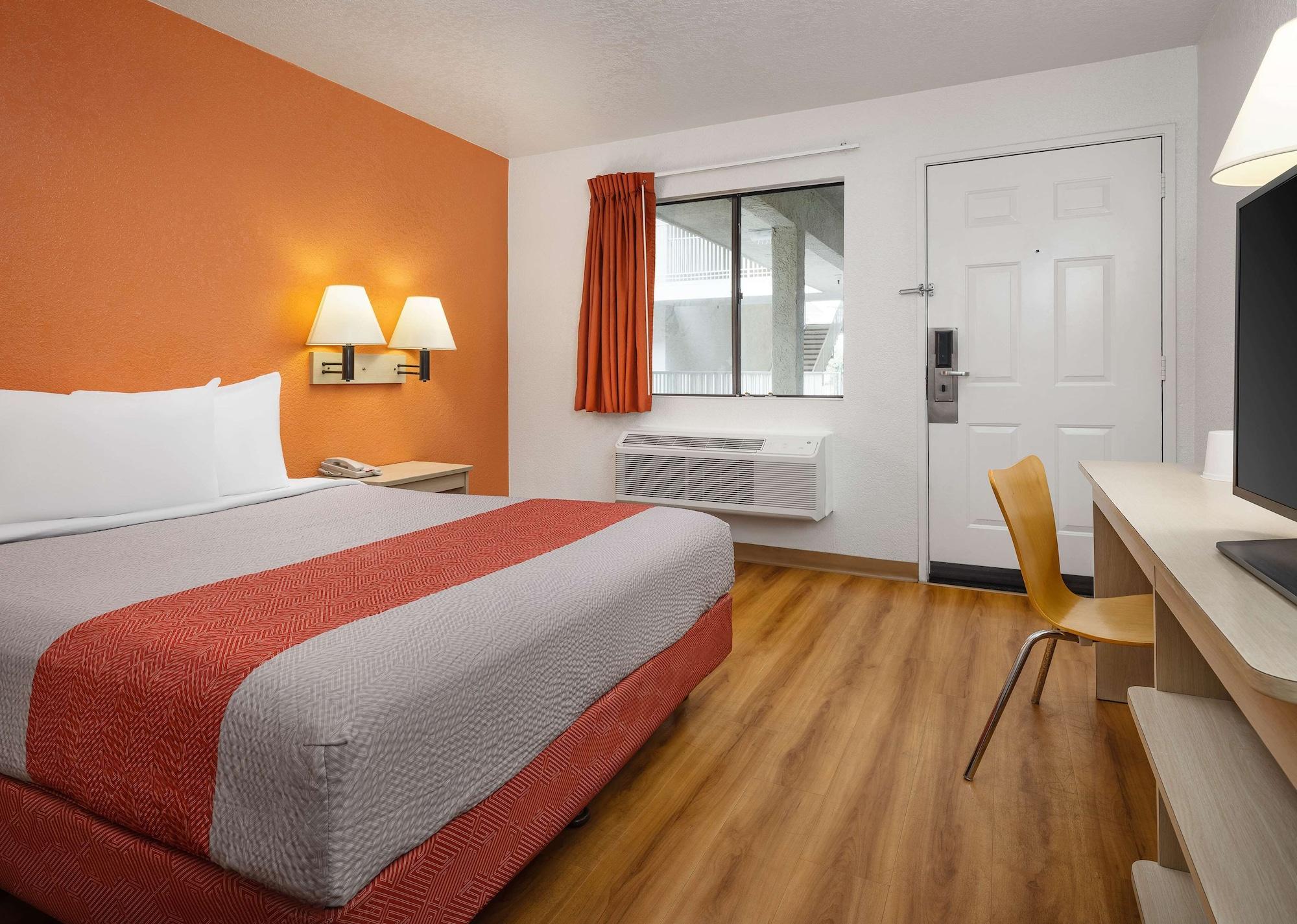 Motel 6-Buena Park, Ca - Knotts Berry Farm - Disneyland Eksteriør billede