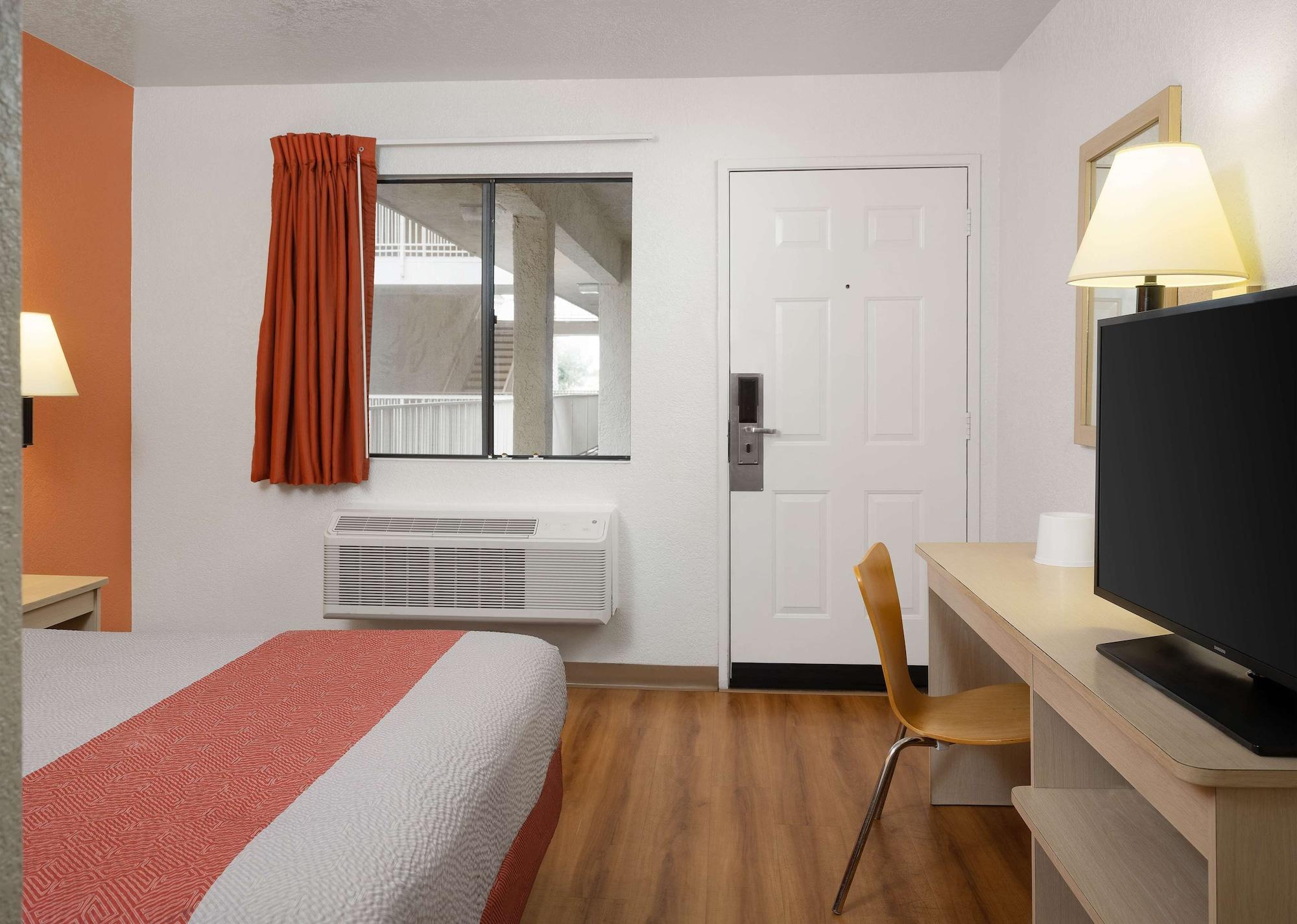 Motel 6-Buena Park, Ca - Knotts Berry Farm - Disneyland Eksteriør billede