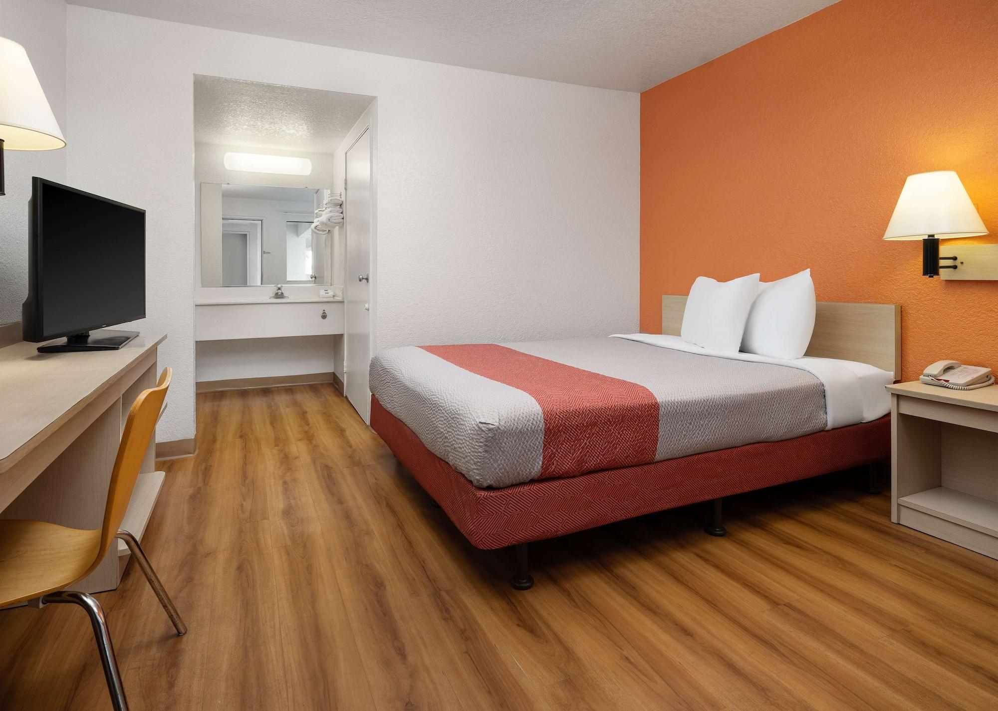 Motel 6-Buena Park, Ca - Knotts Berry Farm - Disneyland Eksteriør billede