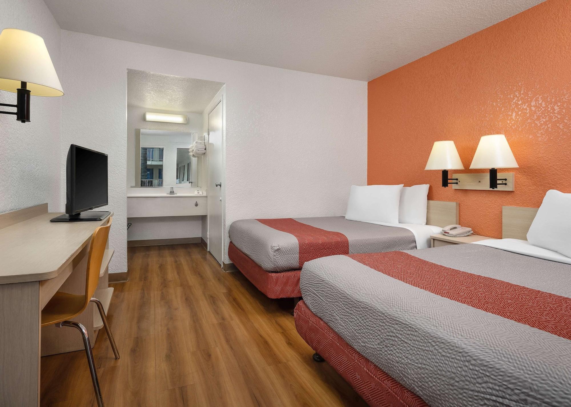 Motel 6-Buena Park, Ca - Knotts Berry Farm - Disneyland Eksteriør billede