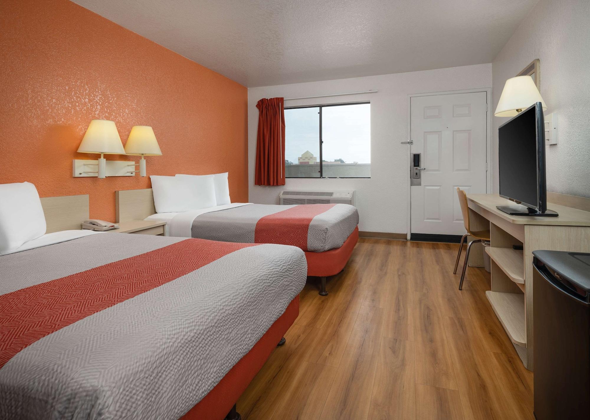 Motel 6-Buena Park, Ca - Knotts Berry Farm - Disneyland Eksteriør billede