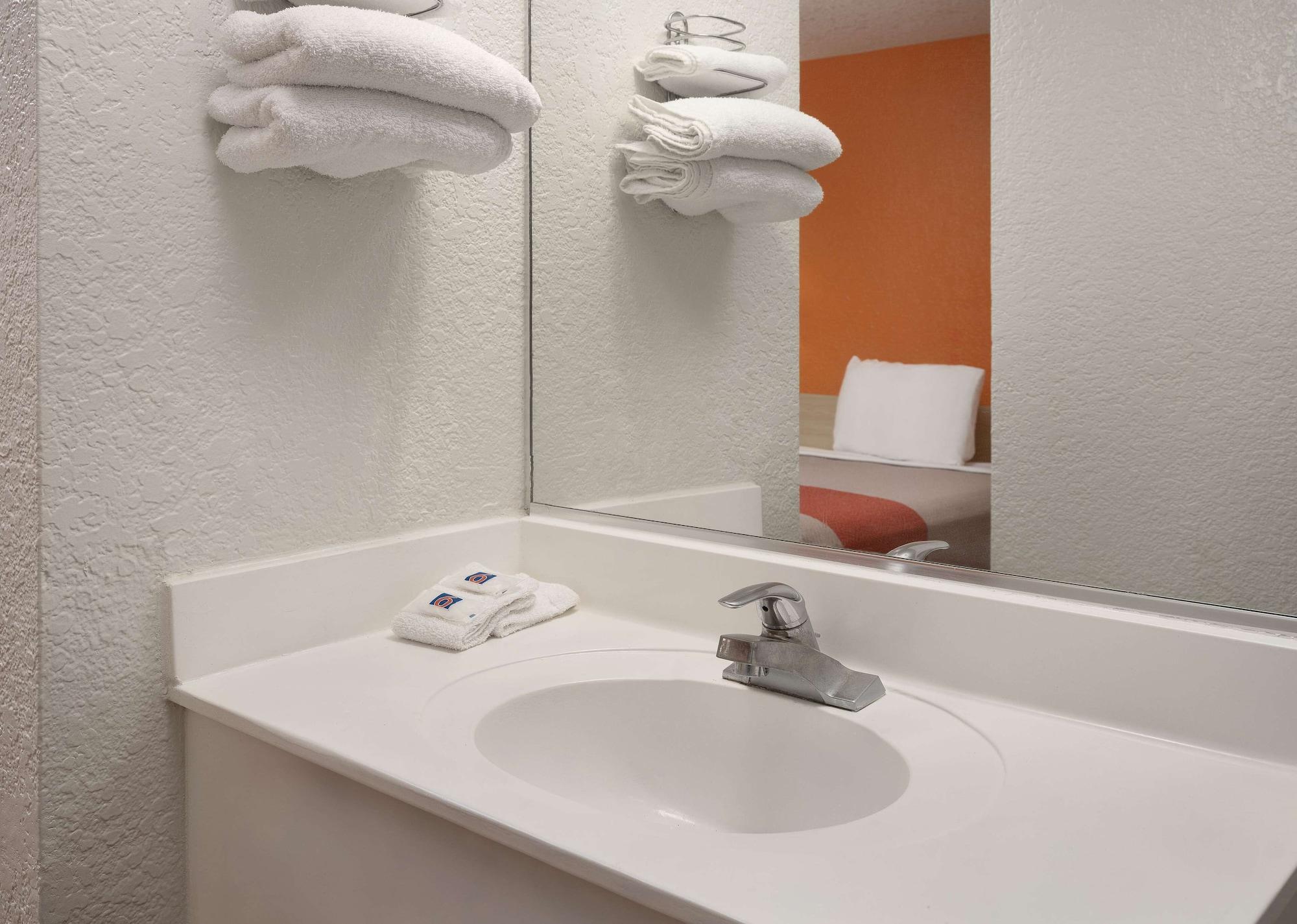 Motel 6-Buena Park, Ca - Knotts Berry Farm - Disneyland Eksteriør billede