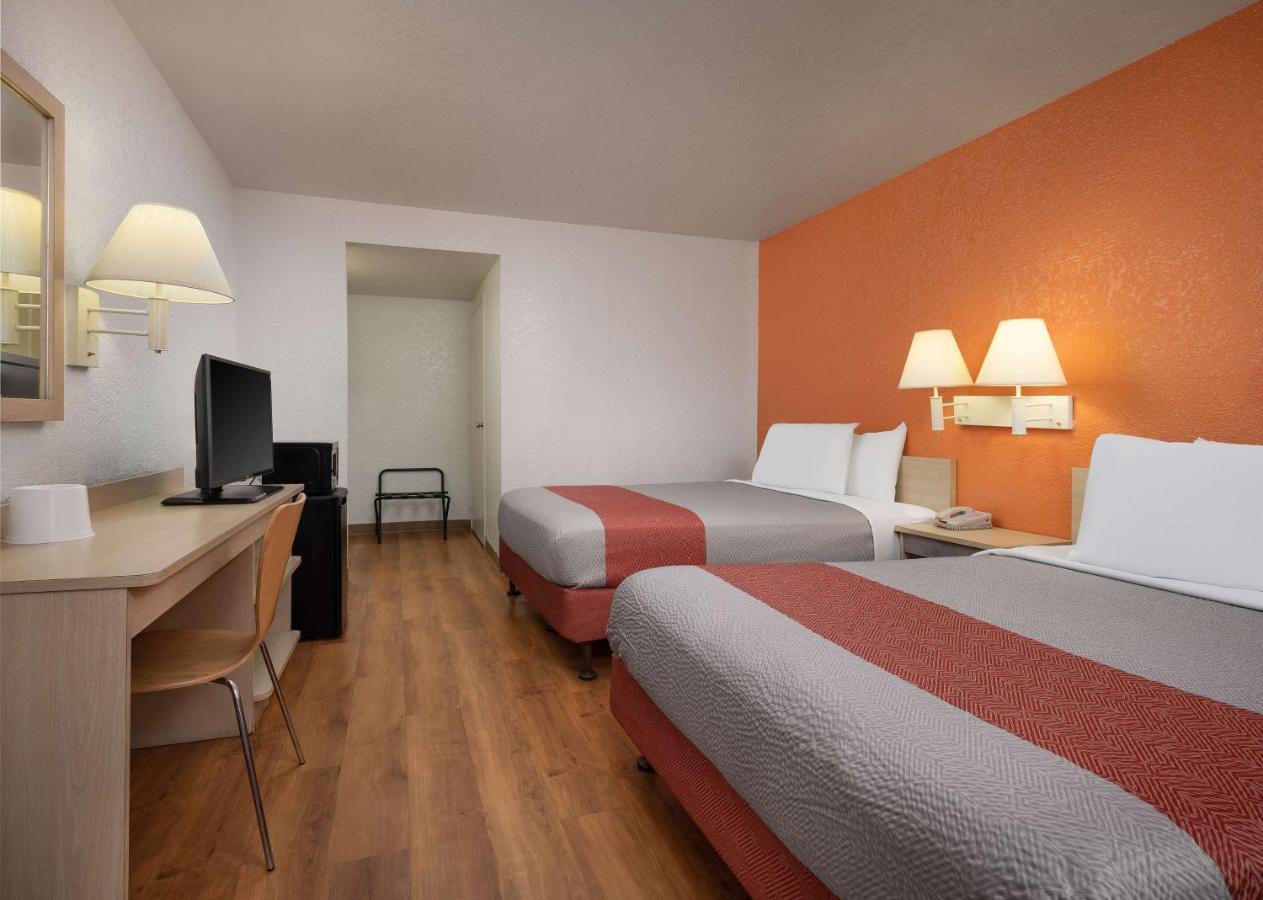 Motel 6-Buena Park, Ca - Knotts Berry Farm - Disneyland Eksteriør billede