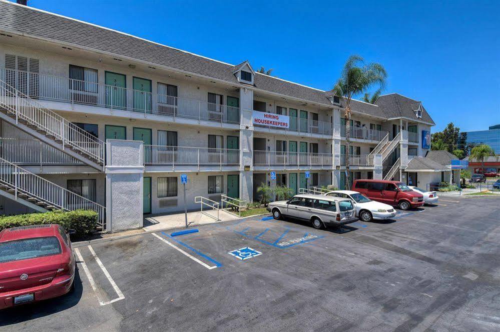 Motel 6-Buena Park, Ca - Knotts Berry Farm - Disneyland Eksteriør billede