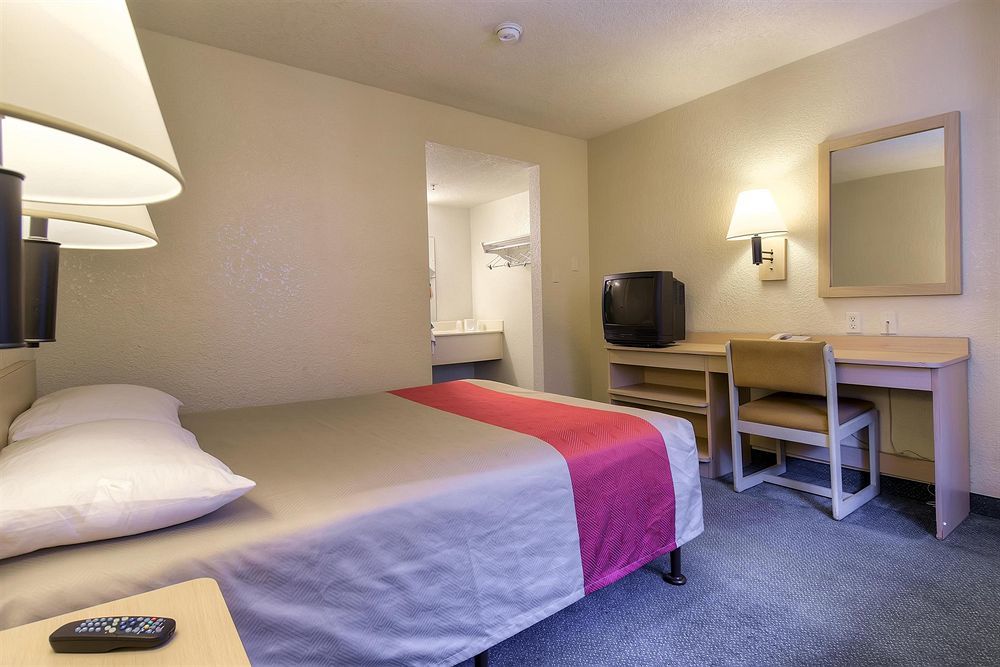 Motel 6-Buena Park, Ca - Knotts Berry Farm - Disneyland Eksteriør billede