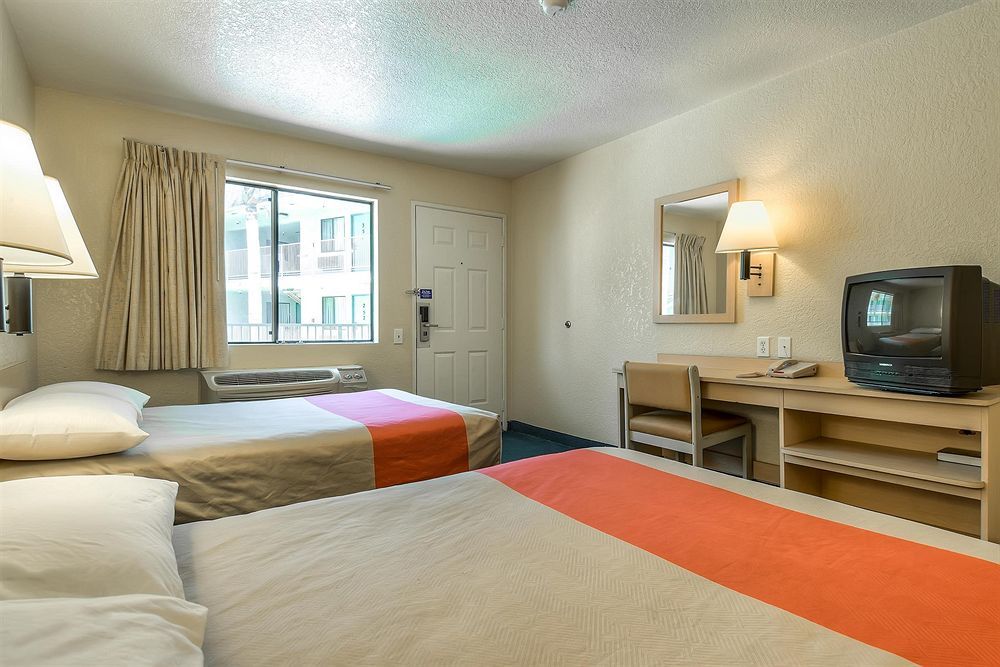 Motel 6-Buena Park, Ca - Knotts Berry Farm - Disneyland Eksteriør billede