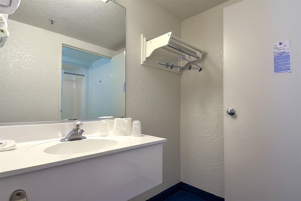 Motel 6-Buena Park, Ca - Knotts Berry Farm - Disneyland Eksteriør billede