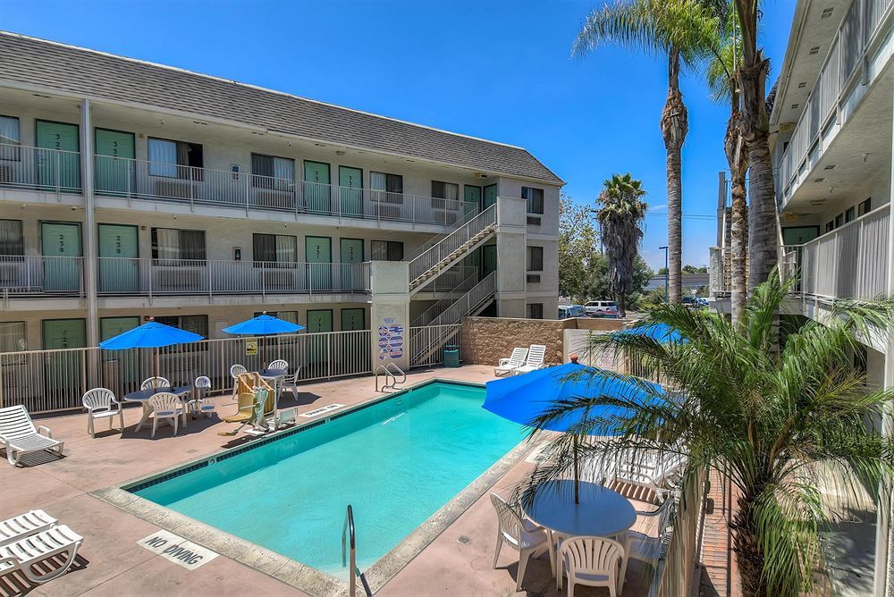 Motel 6-Buena Park, Ca - Knotts Berry Farm - Disneyland Eksteriør billede