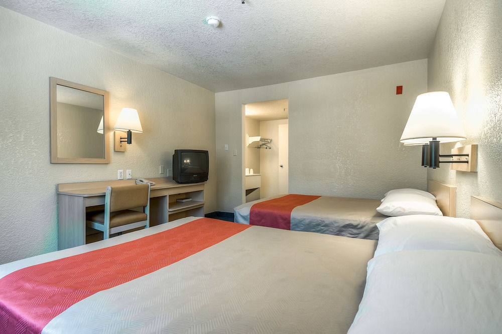 Motel 6-Buena Park, Ca - Knotts Berry Farm - Disneyland Eksteriør billede