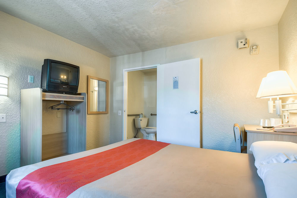 Motel 6-Buena Park, Ca - Knotts Berry Farm - Disneyland Eksteriør billede